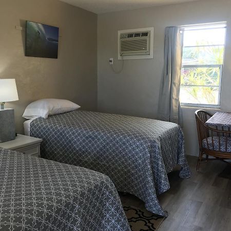 Pennwood Motor Lodge Sebastian Luaran gambar
