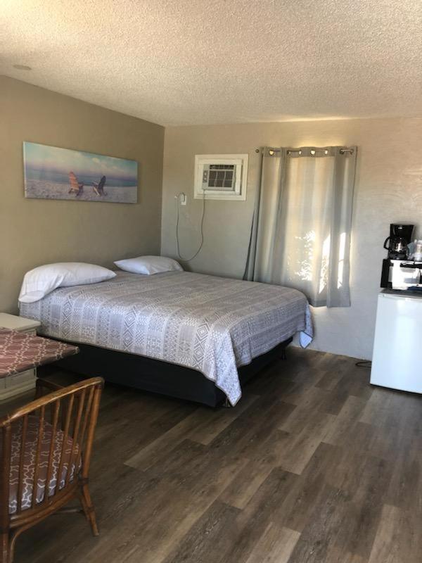 Pennwood Motor Lodge Sebastian Luaran gambar